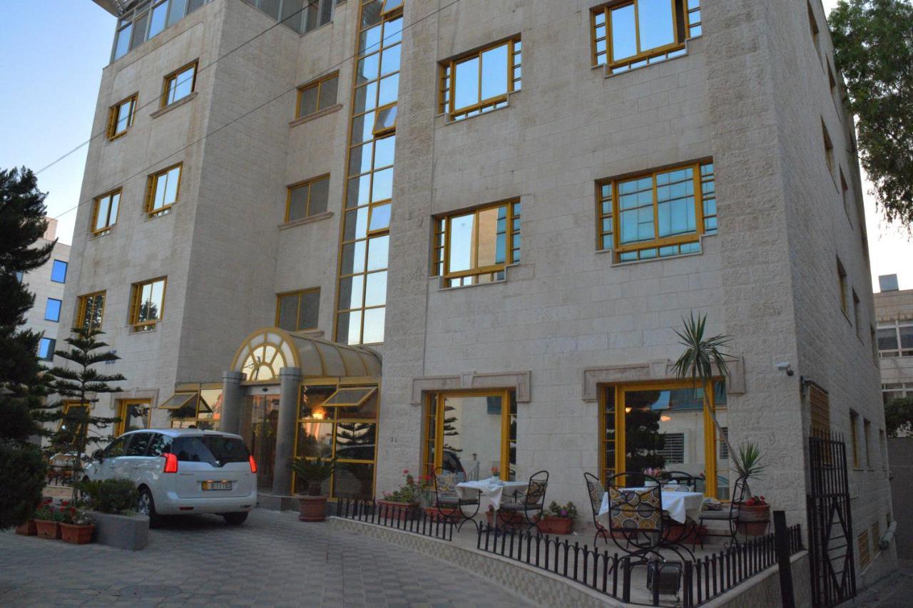 Capri Hotel Suites Amã Exterior foto